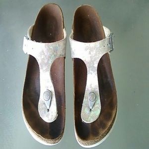 Birkenstocks sandal size 7